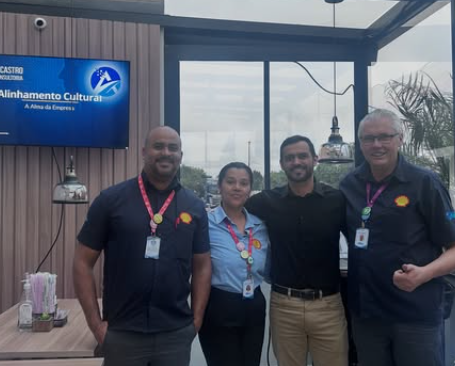 Equipe do Auto Posto Nono Ângelo com Bruno Castro